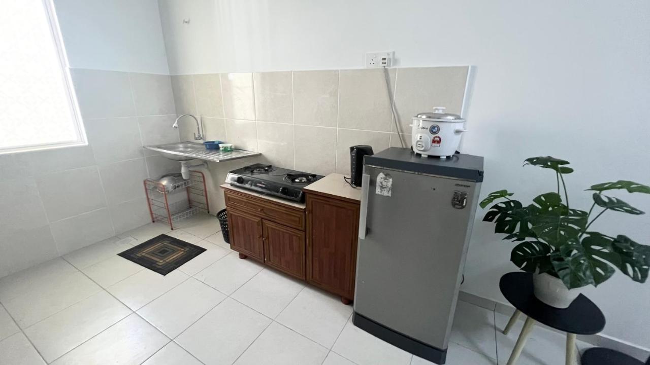 Homestay Near Plaza Tol Bandar Ainsdale Labu Exterior photo